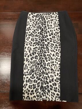 WHITE HOUSE BLACK MARKET POLY RAYON SPANDEX LEOPARD PRINT PRNCIL SKIRT